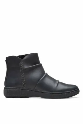 Clarks Caroline Rae in Black Leather