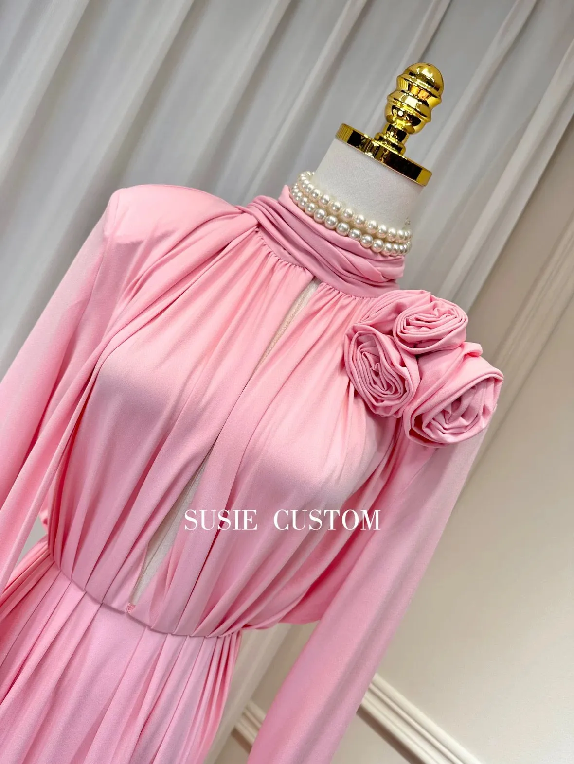 High-end design, hollow collar, shoulder pads, three-dimensional flower scarf, waist-cinching straps, high slit, wide hem long s