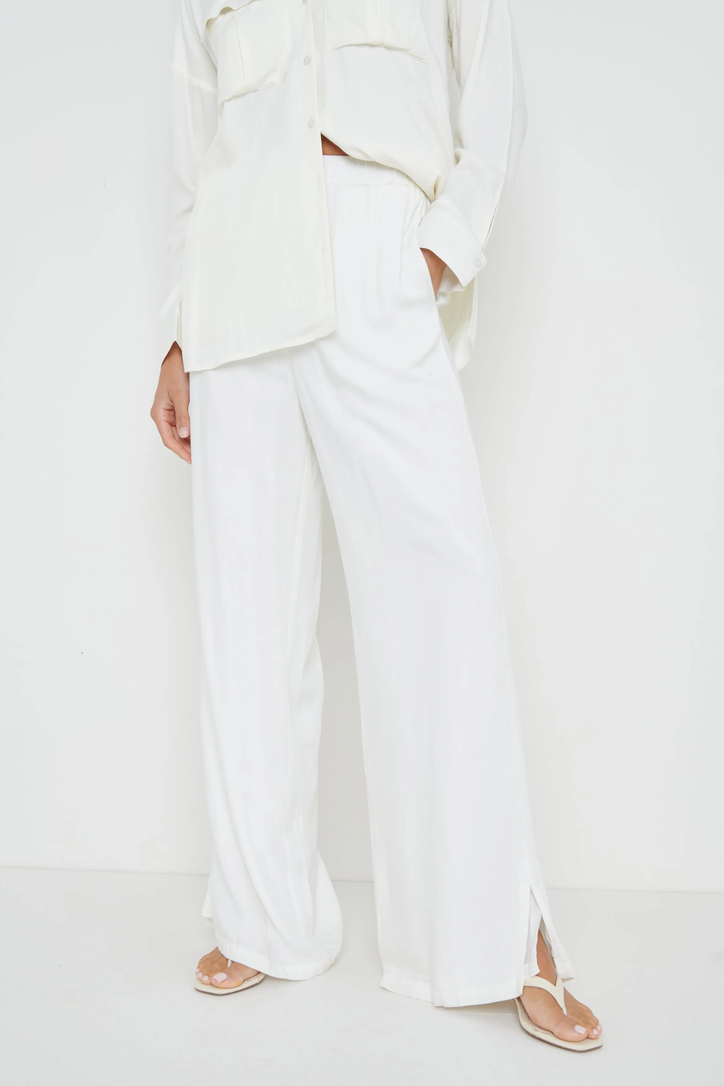 Jalen Relaxed Split Hem Trousers - Cream