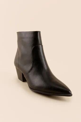 Qupid Mystique Minimal Western Boot