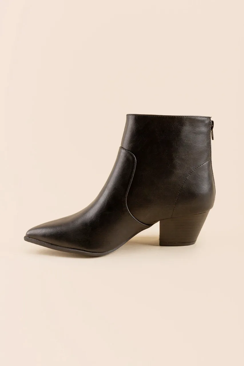 Qupid Mystique Minimal Western Boot