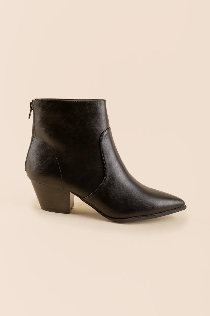 Qupid Mystique Minimal Western Boot