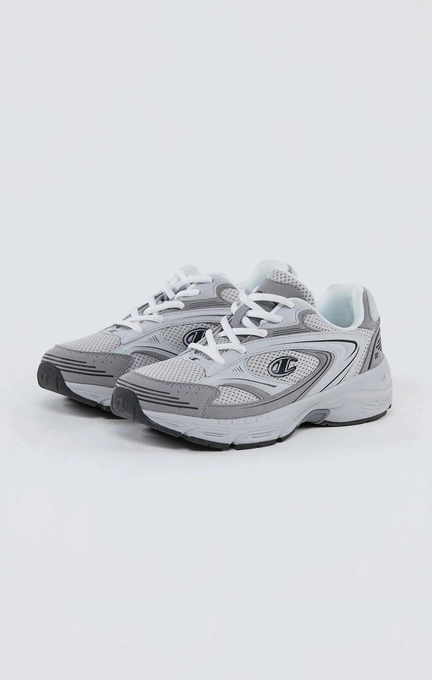  RN00 Low Cut Trainers     