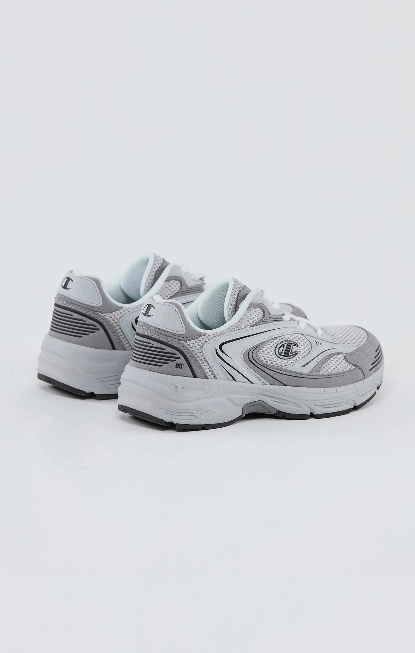  RN00 Low Cut Trainers     